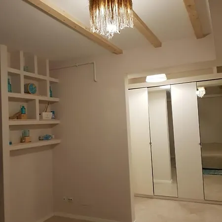 Marina Central Sunshine Studio Apartment *