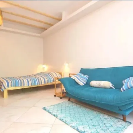 Marina Central Sunshine Studio Apartment